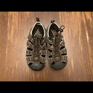 Sketchers active sandals size 11 toddler